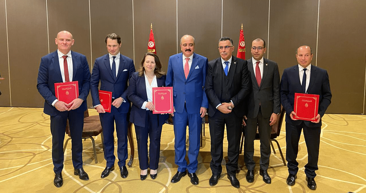 Photo of the signing of power purchase agreements and concession agreements with the Tunisian government for the Gafsa and El Khobna de Qair photovoltaic projects in Tunisia